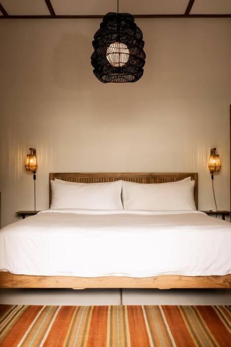 Mahira - Charming 1br With Living And Full Kitchen, Nestled In Quiet Jungle Villa