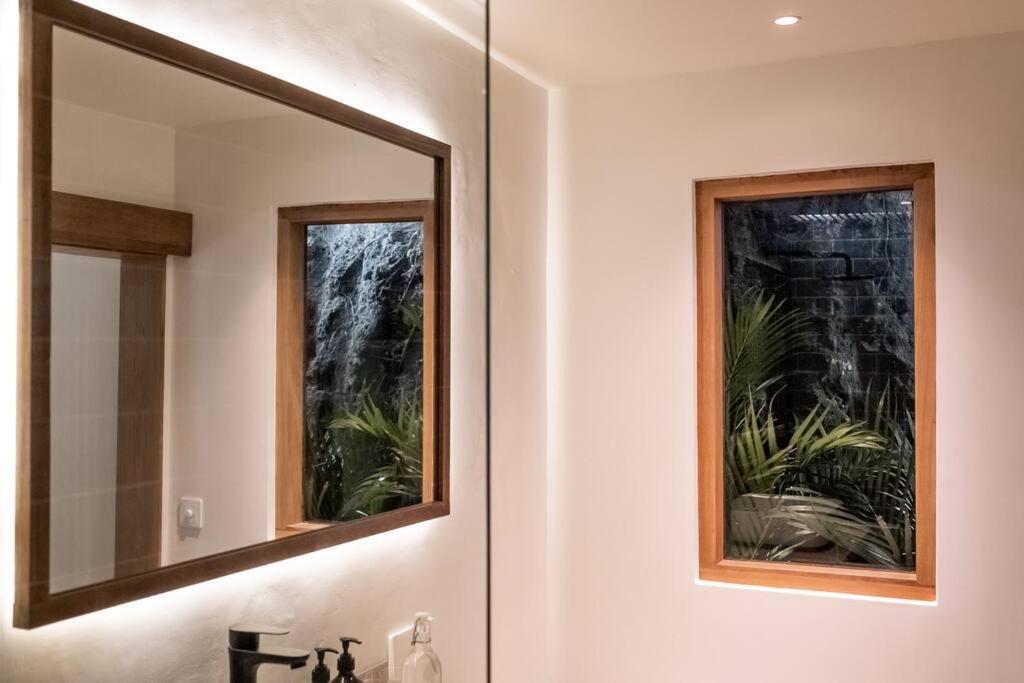 Mahira - Charming 1br With Living And Full Kitchen, Nestled In Quiet Jungle *
