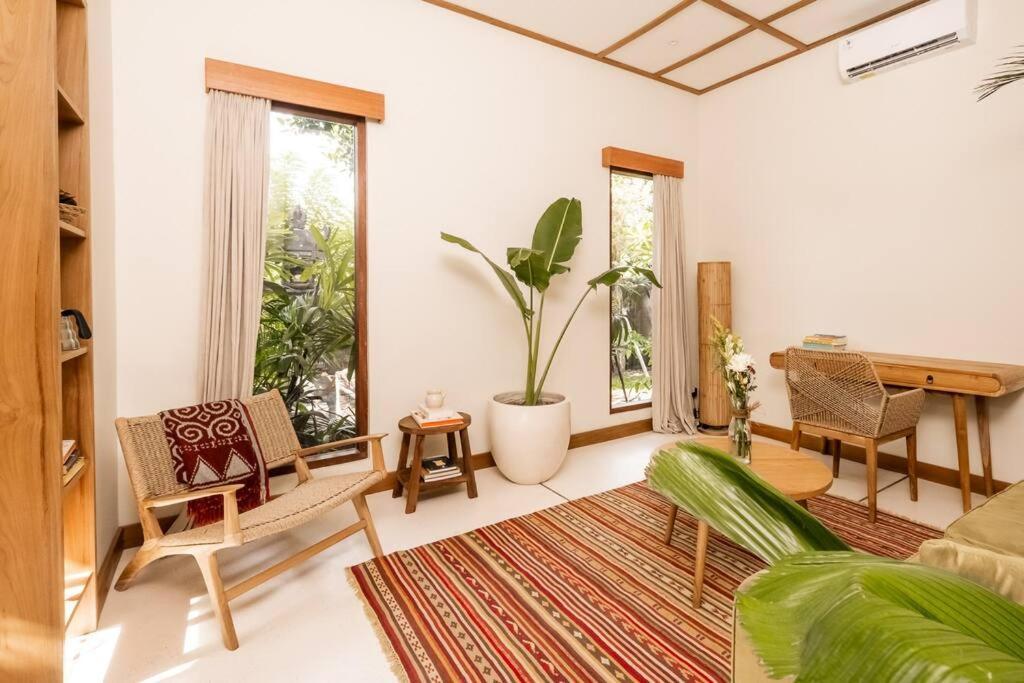 Mahira - Charming 1br With Living And Full Kitchen, Nestled In Quiet Jungle Villa Uluwatu (Bali)